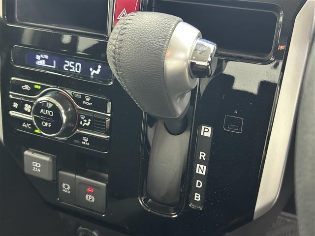 ルーミー カスタムＧ－Ｔ　純正９インチナビ　全周囲カメラ　ビルトインＥＴＣ　ドライブレコーダー　両側パワースライドドア　スマートアシスト　オートブレーキホールド　電動パーキング　ＬＥＤヘッドライト　純正フロアマット　純正アルミ（32枚目）