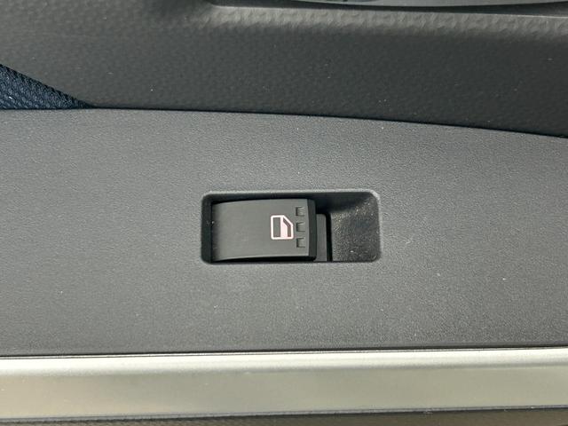 ルーミー カスタムＧ－Ｔ　純正９インチナビ　全周囲カメラ　ビルトインＥＴＣ　ドライブレコーダー　両側パワースライドドア　スマートアシスト　オートブレーキホールド　電動パーキング　ＬＥＤヘッドライト　純正フロアマット　純正アルミ（48枚目）