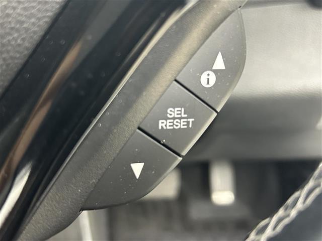 【運転席操作部】『運転席周辺の装備』の画像になります。快適なドライブを楽しむための機能が装備されています！運転席から触れるので使いやすいです！