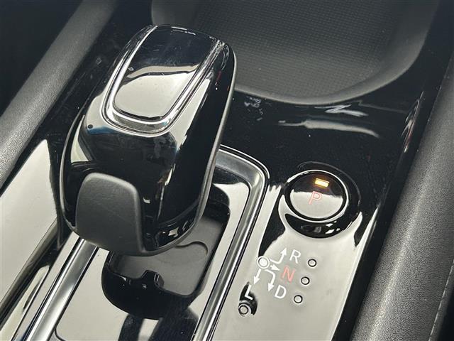 【シフトレバー】『シフトレバー』の画像になります。写真の内容に関してご不明点、ご質問等がございましたらお気軽にガリバー店舗までお問い合わせください。