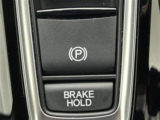 【運転席操作部】『運転席周辺の装備』の画像になります。快適なドライブを楽しむための機能が装備されています！運転席から触れるので使いやすいです！