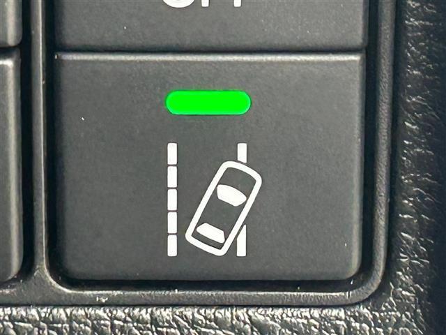 【運転席操作部】『運転席周辺の装備』の画像になります。快適なドライブを楽しむための機能が装備されています！運転席から触れるので使いやすいです！