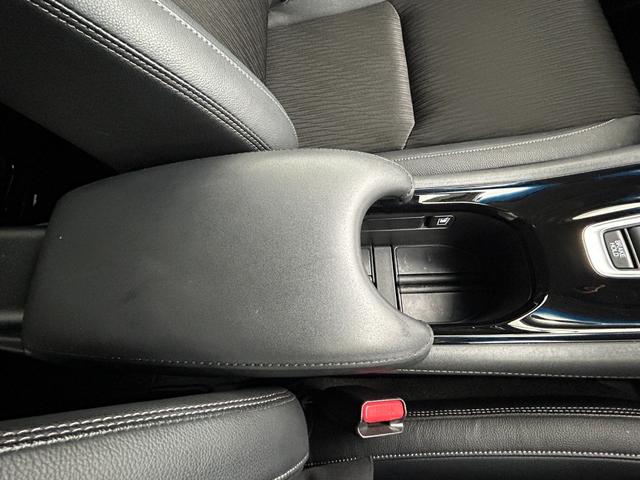 【ドリンクホルダー】『ドリンクホルダー周辺』の画像になります。写真の内容に関してご不明点、ご質問等がございましたらお気軽にガリバー店舗までお問い合わせください。