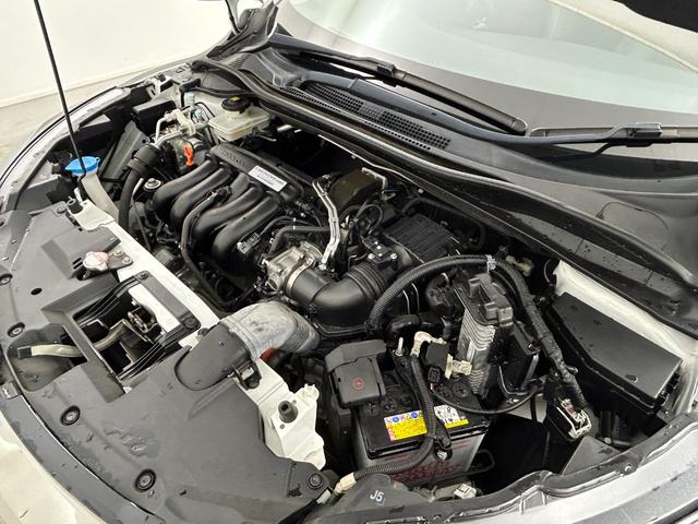 【エンジンルーム】『エンジンルーム周辺』の画像になります。写真の内容に関してご不明点、ご質問等がございましたらお気軽にガリバー店舗までお問い合わせください。
