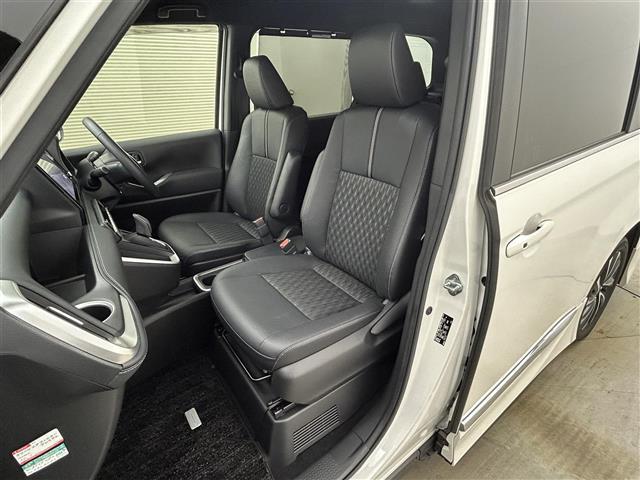 ノア ハイブリッドＳ－Ｚ　モデリスタエアロ　純正１０．５インチナビ　パノラミックビューモニター　快適利便パッケージ　ドライブレコーダー　ビルトインＥＴＣ２．０　三眼ＬＥＤライト　アドバンストパーク　ユニバーサルステップ　ＤＶＤ（11枚目）