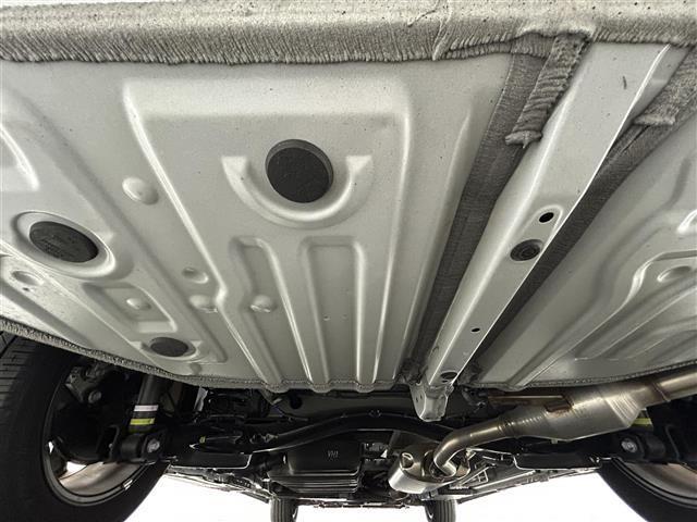 ノア ハイブリッドＳ－Ｚ　モデリスタエアロ　純正１０．５インチナビ　パノラミックビューモニター　快適利便パッケージ　ドライブレコーダー　ビルトインＥＴＣ２．０　三眼ＬＥＤライト　アドバンストパーク　ユニバーサルステップ　ＤＶＤ（23枚目）