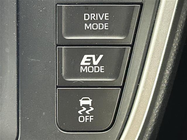 ノア ハイブリッドＳ－Ｚ　モデリスタエアロ　純正１０．５インチナビ　パノラミックビューモニター　快適利便パッケージ　ドライブレコーダー　ビルトインＥＴＣ２．０　三眼ＬＥＤライト　アドバンストパーク　ユニバーサルステップ　ＤＶＤ（34枚目）