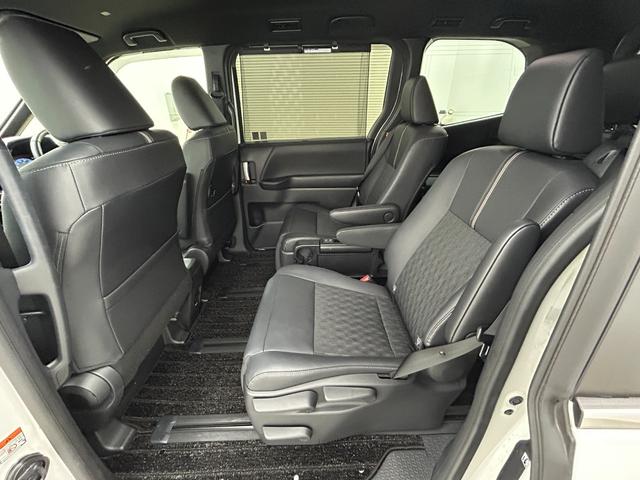 ノア ハイブリッドＳ－Ｚ　モデリスタエアロ　純正１０．５インチナビ　パノラミックビューモニター　快適利便パッケージ　ドライブレコーダー　ビルトインＥＴＣ２．０　三眼ＬＥＤライト　アドバンストパーク　ユニバーサルステップ　ＤＶＤ（55枚目）