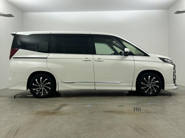 ノア ハイブリッドＳ－Ｚ　モデリスタエアロ　純正１０．５インチナビ　パノラミックビューモニター　快適利便パッケージ　ドライブレコーダー　ビルトインＥＴＣ２．０　三眼ＬＥＤライト　アドバンストパーク　ユニバーサルステップ　ＤＶＤ（67枚目）