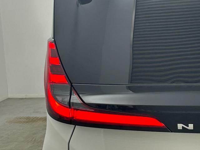 ノア ハイブリッドＳ－Ｚ　モデリスタエアロ　純正１０．５インチナビ　パノラミックビューモニター　快適利便パッケージ　ドライブレコーダー　ビルトインＥＴＣ２．０　三眼ＬＥＤライト　アドバンストパーク　ユニバーサルステップ　ＤＶＤ（72枚目）