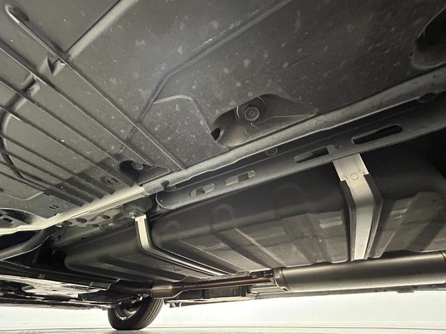 ノア ハイブリッドＳ－Ｚ　モデリスタエアロ　純正１０．５インチナビ　パノラミックビューモニター　快適利便パッケージ　ドライブレコーダー　ビルトインＥＴＣ２．０　三眼ＬＥＤライト　アドバンストパーク　ユニバーサルステップ　ＤＶＤ（78枚目）