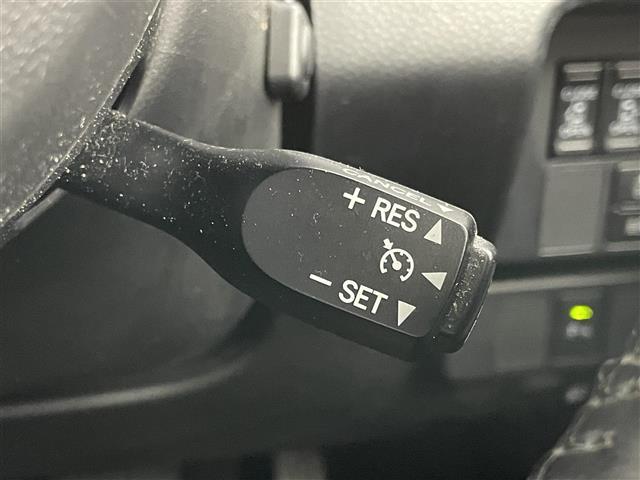 タンク カスタムＧ　純正９インチナビ　バックカメラ　１２．１インチフリップダウンモニター　ビルトインＥＴＣ　ドライブレコーダー　両側パワースライドドア　スマートアシスト　衝突軽減ブレーキ　クルーズコントロール　ドアバイザ（4枚目）