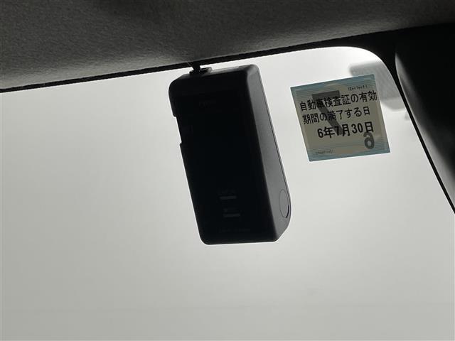 タンク カスタムＧ　純正９インチナビ　バックカメラ　１２．１インチフリップダウンモニター　ビルトインＥＴＣ　ドライブレコーダー　両側パワースライドドア　スマートアシスト　衝突軽減ブレーキ　クルーズコントロール　ドアバイザ（7枚目）