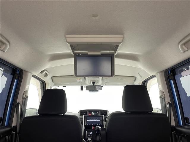 タンク カスタムＧ　純正９インチナビ　バックカメラ　１２．１インチフリップダウンモニター　ビルトインＥＴＣ　ドライブレコーダー　両側パワースライドドア　スマートアシスト　衝突軽減ブレーキ　クルーズコントロール　ドアバイザ（13枚目）