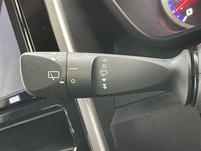 タンク カスタムＧ　純正９インチナビ　バックカメラ　１２．１インチフリップダウンモニター　ビルトインＥＴＣ　ドライブレコーダー　両側パワースライドドア　スマートアシスト　衝突軽減ブレーキ　クルーズコントロール　ドアバイザ（27枚目）