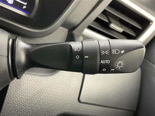 タンク カスタムＧ　純正９インチナビ　バックカメラ　１２．１インチフリップダウンモニター　ビルトインＥＴＣ　ドライブレコーダー　両側パワースライドドア　スマートアシスト　衝突軽減ブレーキ　クルーズコントロール　ドアバイザ（28枚目）