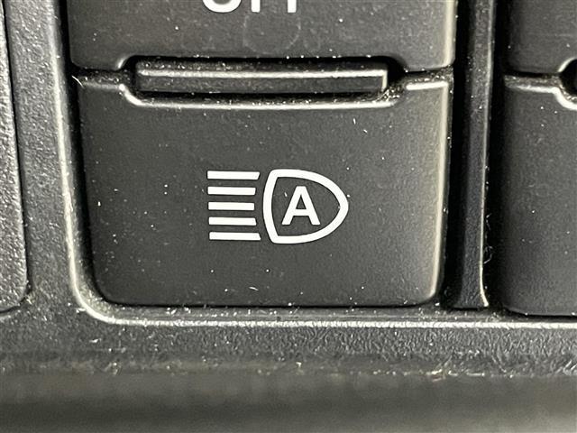 タンク カスタムＧ　純正９インチナビ　バックカメラ　１２．１インチフリップダウンモニター　ビルトインＥＴＣ　ドライブレコーダー　両側パワースライドドア　スマートアシスト　衝突軽減ブレーキ　クルーズコントロール　ドアバイザ（34枚目）