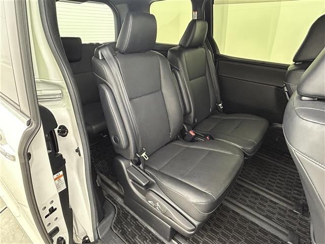 エスクァイア Gi 純正9インチナビ バックカメラ 12.1インチ後席モニター 合皮シート シートヒーター ドライブレコーダー ビルトインETC 両側パワースライドドア トヨタセーフティーセンス LEDヘッドライト(9枚目)