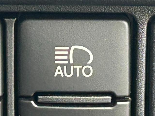 エスクァイア Gi 純正9インチナビ バックカメラ 12.1インチ後席モニター 合皮シート シートヒーター ドライブレコーダー ビルトインETC 両側パワースライドドア トヨタセーフティーセンス LEDヘッドライト(37枚目)