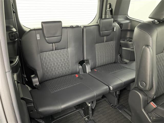 ノア ハイブリッドＳ－Ｚ　純正１０．５インチナビ　純正１４インチフリップダウンモニター　快適利便パッケージ　パワーバックドア　両側パワースライドドア　シートヒーター　ステアリングヒーター　ビルトインＥＴＣ２．０　ＤＶＤ再生（10枚目）