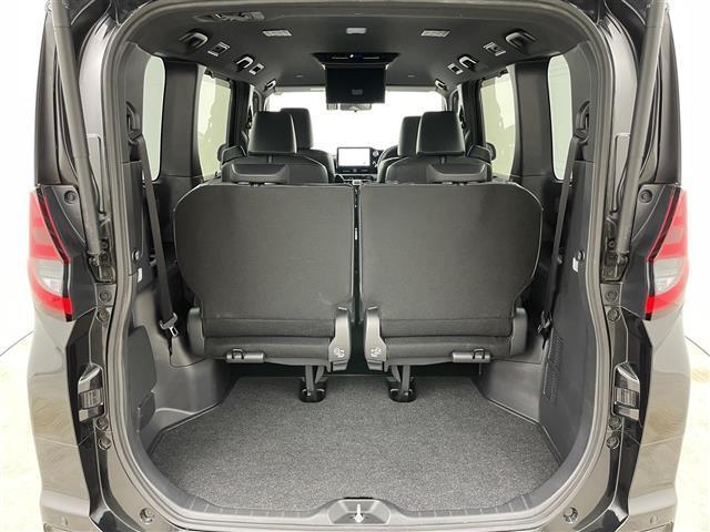 ノア ハイブリッドＳ－Ｚ　純正１０．５インチナビ　純正１４インチフリップダウンモニター　快適利便パッケージ　パワーバックドア　両側パワースライドドア　シートヒーター　ステアリングヒーター　ビルトインＥＴＣ２．０　ＤＶＤ再生（14枚目）