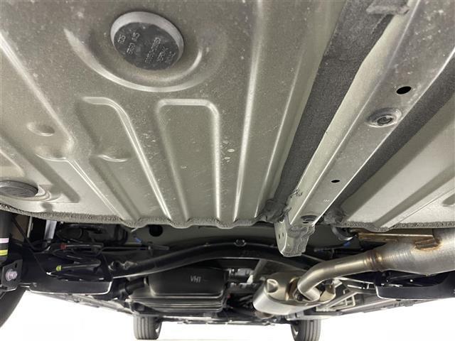 ノア ハイブリッドＳ－Ｚ　純正１０．５インチナビ　純正１４インチフリップダウンモニター　快適利便パッケージ　パワーバックドア　両側パワースライドドア　シートヒーター　ステアリングヒーター　ビルトインＥＴＣ２．０　ＤＶＤ再生（23枚目）