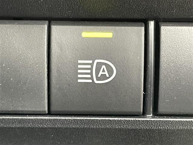 ノア ハイブリッドＳ－Ｚ　純正１０．５インチナビ　純正１４インチフリップダウンモニター　快適利便パッケージ　パワーバックドア　両側パワースライドドア　シートヒーター　ステアリングヒーター　ビルトインＥＴＣ２．０　ＤＶＤ再生（40枚目）