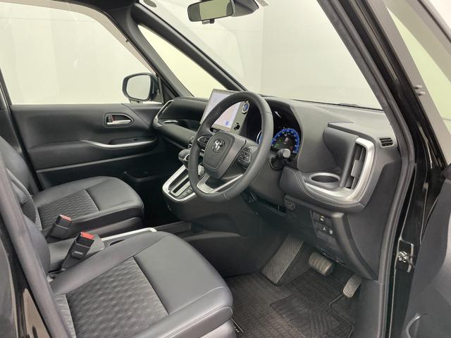 ノア ハイブリッドＳ－Ｚ　純正１０．５インチナビ　純正１４インチフリップダウンモニター　快適利便パッケージ　パワーバックドア　両側パワースライドドア　シートヒーター　ステアリングヒーター　ビルトインＥＴＣ２．０　ＤＶＤ再生（51枚目）