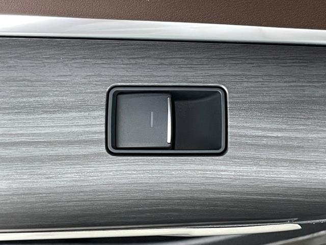 ハリアーハイブリッド Ｚ　レザーパッケージ　ＧＲエアロ　パノラミックビューモニター　純正１２．３インチナビ　ＪＢＬサウンド　シートヒーター　ベンチレーション　パワーバックドア　デジタルインナーミラー　ビルトインＥＴＣ２．０　ドライブレコーダー（48枚目）