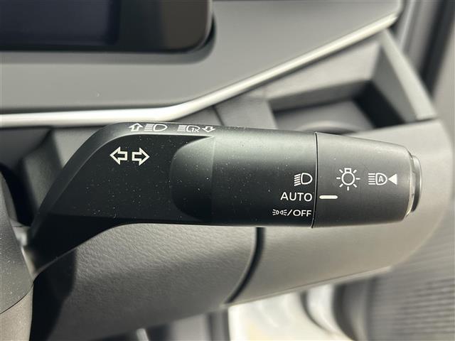 ノート X 純正9インチディスプレイオーディオ バックカメラ アダプティブLEDランプ 地デジフルセグTV エマージェンシーブレーキ コーナーセンサー プッシュスタート スマートキー ETC オートライト(30枚目)