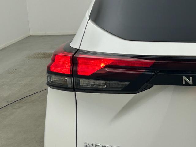 ノート X 純正9インチディスプレイオーディオ バックカメラ アダプティブLEDランプ 地デジフルセグTV エマージェンシーブレーキ コーナーセンサー プッシュスタート スマートキー ETC オートライト(72枚目)