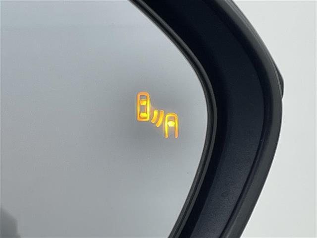 ヤリスクロス Ｚ　ディスプレイオーディオ　全方位カメラ　ビルトインＥＴＣ　シートヒーター　ＬＥＤヘッドライト　レーダークルーズコントロール　ドライブレコーダー　ブラインドスポットモニター　コーナーセンサー　パワーシート（2枚目）