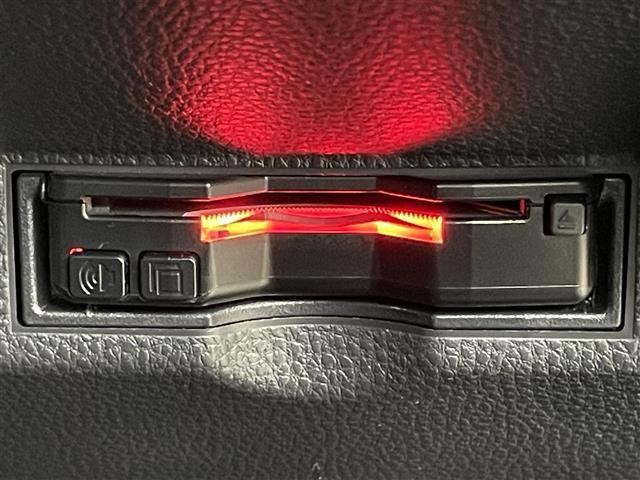 ヤリスクロス Ｚ　ディスプレイオーディオ　全方位カメラ　ビルトインＥＴＣ　シートヒーター　ＬＥＤヘッドライト　レーダークルーズコントロール　ドライブレコーダー　ブラインドスポットモニター　コーナーセンサー　パワーシート（3枚目）