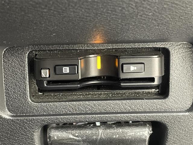 ノート Ｘ　純正９インチナビ　アラウンドビューモニター　デジタルインナーミラー　ＥＴＣ　ドライブレコーダー　ＬＥＤヘッドライト　エマージェンシーブレーキ　オートブレーキホールド　電動パーキング　ドアバイザー（5枚目）