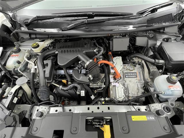 ノート Ｘ　純正９インチナビ　アラウンドビューモニター　デジタルインナーミラー　ＥＴＣ　ドライブレコーダー　ＬＥＤヘッドライト　エマージェンシーブレーキ　オートブレーキホールド　電動パーキング　ドアバイザー（21枚目）