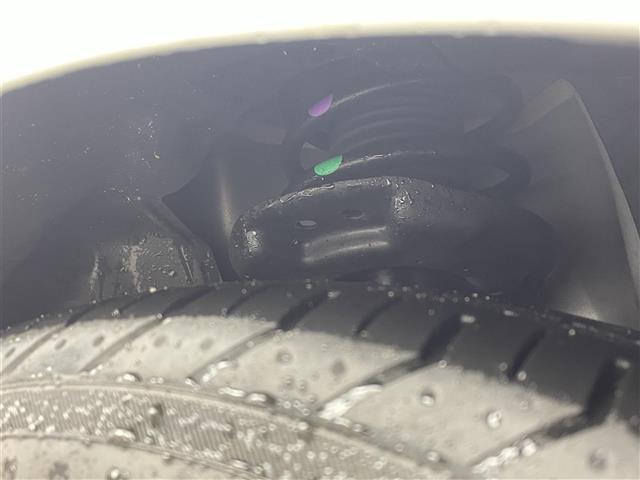 ノート Ｘ　純正９インチナビ　アラウンドビューモニター　デジタルインナーミラー　ＥＴＣ　ドライブレコーダー　ＬＥＤヘッドライト　エマージェンシーブレーキ　オートブレーキホールド　電動パーキング　ドアバイザー（22枚目）