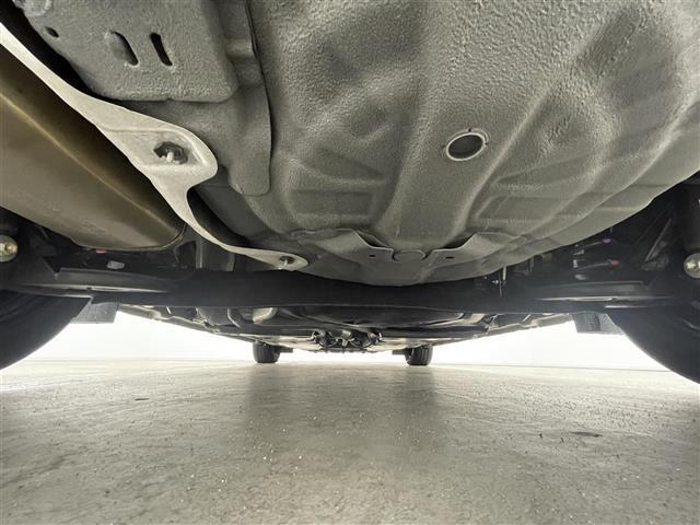 ノート Ｘ　純正９インチナビ　アラウンドビューモニター　デジタルインナーミラー　ＥＴＣ　ドライブレコーダー　ＬＥＤヘッドライト　エマージェンシーブレーキ　オートブレーキホールド　電動パーキング　ドアバイザー（23枚目）