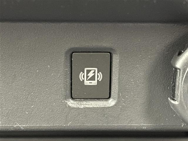 ノート Ｘ　純正９インチナビ　アラウンドビューモニター　デジタルインナーミラー　ＥＴＣ　ドライブレコーダー　ＬＥＤヘッドライト　エマージェンシーブレーキ　オートブレーキホールド　電動パーキング　ドアバイザー（33枚目）