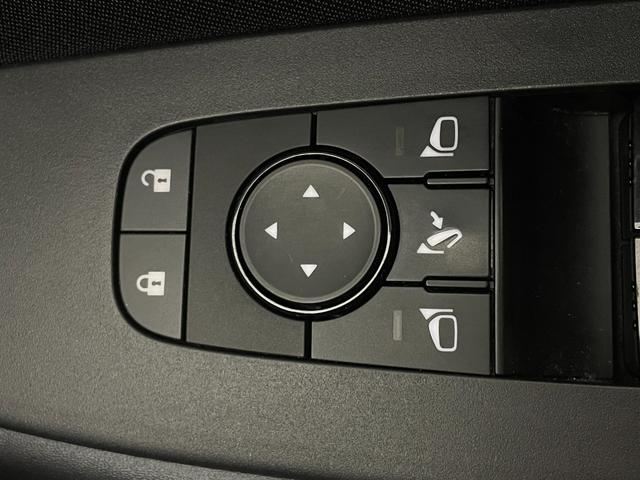 ノート Ｘ　純正９インチナビ　アラウンドビューモニター　デジタルインナーミラー　ＥＴＣ　ドライブレコーダー　ＬＥＤヘッドライト　エマージェンシーブレーキ　オートブレーキホールド　電動パーキング　ドアバイザー（47枚目）