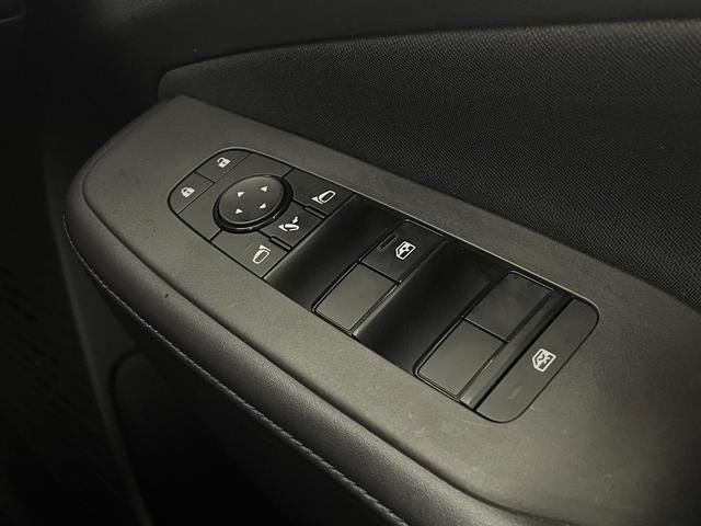 ノート Ｘ　純正９インチナビ　アラウンドビューモニター　デジタルインナーミラー　ＥＴＣ　ドライブレコーダー　ＬＥＤヘッドライト　エマージェンシーブレーキ　オートブレーキホールド　電動パーキング　ドアバイザー（48枚目）