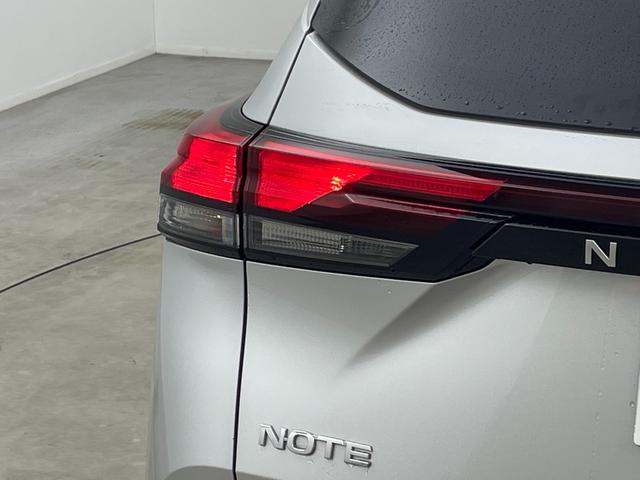 ノート Ｘ　純正９インチナビ　アラウンドビューモニター　デジタルインナーミラー　ＥＴＣ　ドライブレコーダー　ＬＥＤヘッドライト　エマージェンシーブレーキ　オートブレーキホールド　電動パーキング　ドアバイザー（72枚目）