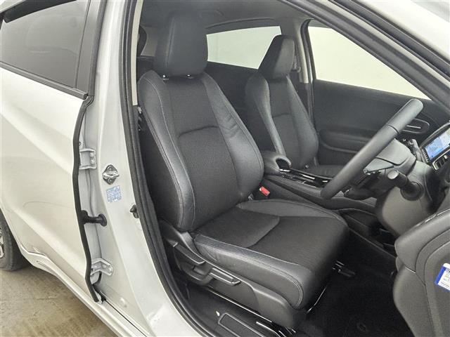 【運転席】『運転席周辺』の画像になります。写真の内容に関してご不明点、ご質問等がございましたらお気軽にガリバー店舗までお問い合わせください。