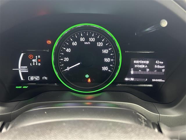 【スピードメーター】『スピードメーター』の画像になります。メーターがシンプルで見やすく運転しやすいですね！