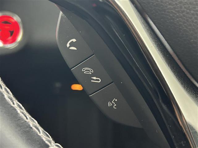 【運転席操作部】『運転席周辺の装備』の画像になります。快適なドライブを楽しむための機能が装備されています！運転席から触れるので使いやすいです！