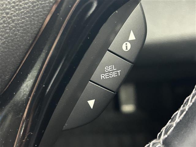 【運転席操作部】『運転席周辺の装備』の画像になります。快適なドライブを楽しむための機能が装備されています！運転席から触れるので使いやすいです！