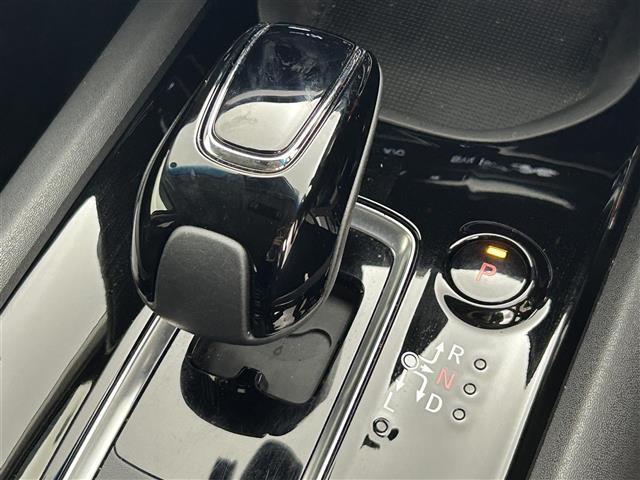 【シフトレバー】『シフトレバー』の画像になります。写真の内容に関してご不明点、ご質問等がございましたらお気軽にガリバー店舗までお問い合わせください。