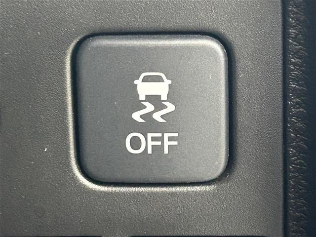 【運転席操作部】『運転席周辺の装備』の画像になります。快適なドライブを楽しむための機能が装備されています！運転席から触れるので使いやすいです！