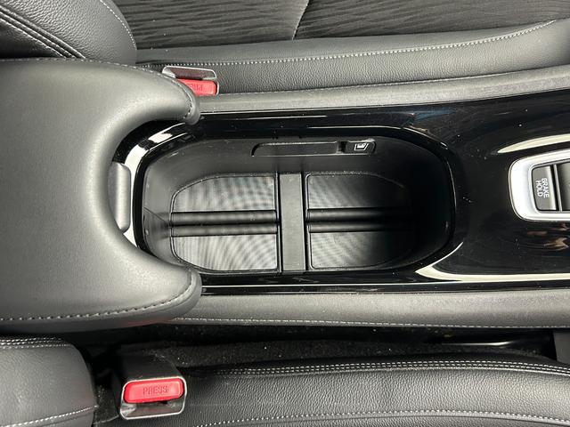 【窓操作部】『窓周辺／窓周辺装備』の画像になります。写真の内容に関してご不明点、ご質問等がございましたらお気軽にガリバー店舗までお問い合わせください。