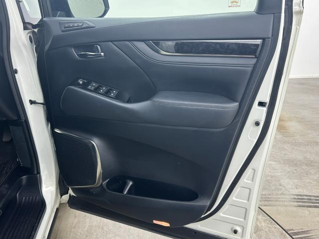 アルファード 2.5S Cパッケージ 12インチフリップダウンモニター デジタルインナーミラー 純正9インチナビ 両側パワースライドドア ブラインドスポットモニター バックカメラ レーダークルーズコントロール シートヒーター エアシート(50枚目)