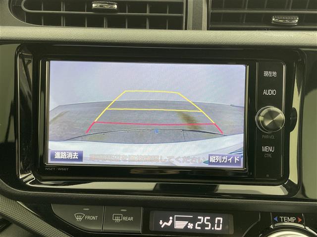 アクア S スタイルブラック 純正ナビ バックカメラ ビルトインETC LEDヘッドライト フォグライト 純正フロアマット 社外アルミホイール スマートキー プッシュスタート アイドリングストップ 横滑り防止機能 オートエアコン(3枚目)